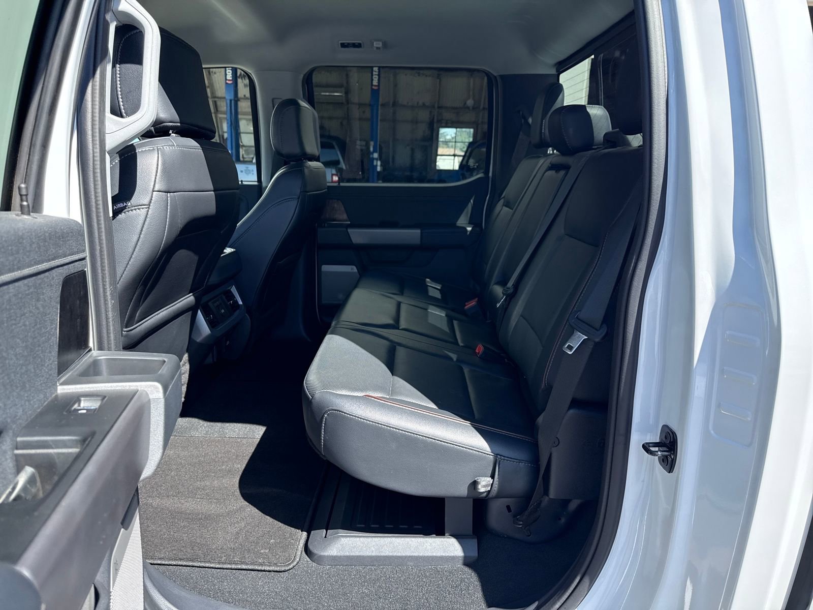 Certified 2024 Ford F250 Lariat AWD/4WD image 25