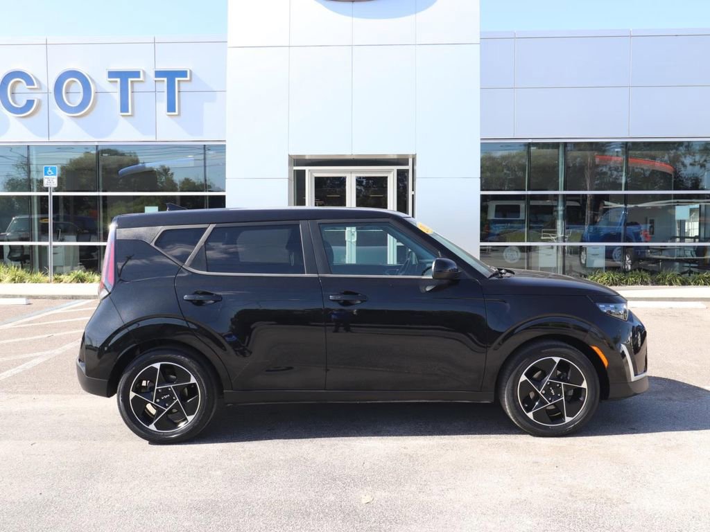 Used 2023 Kia Soul EX FWD image 6