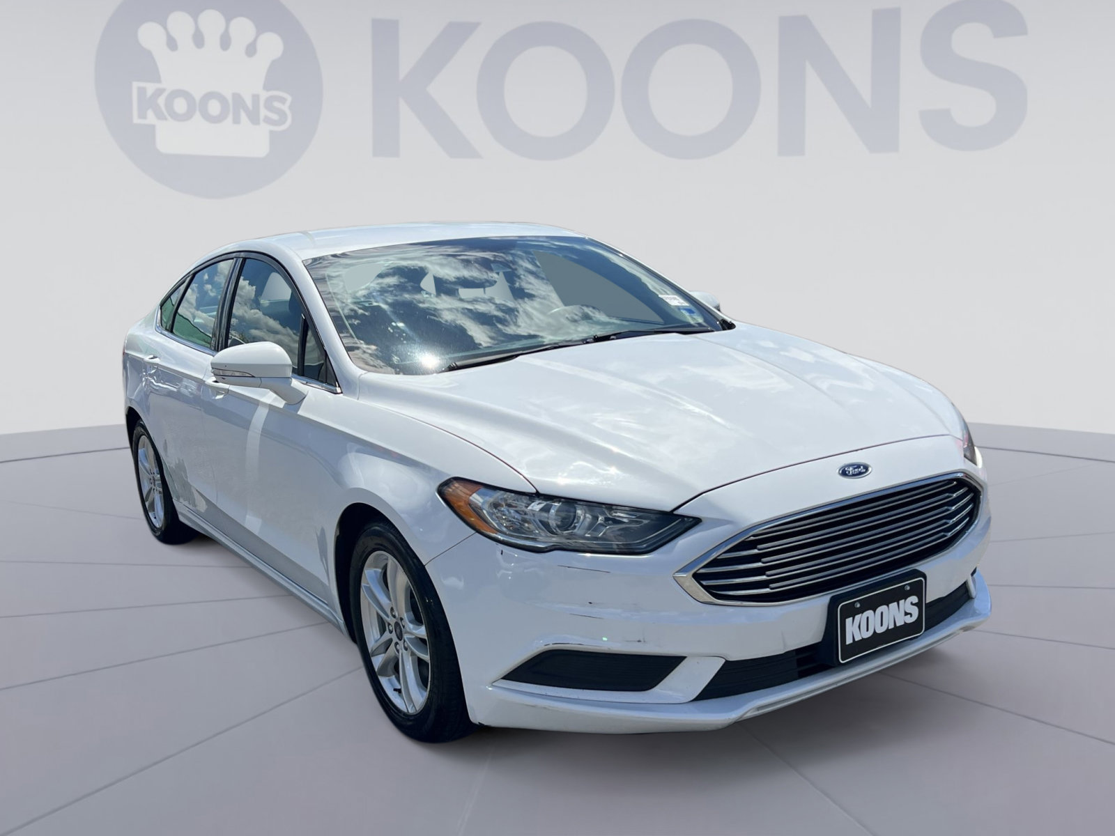 Certified 2018 Ford Fusion SE FWD image 2