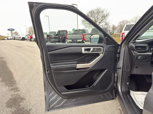 Certified 2022 Ford Explorer XLT w/ Equipment Group 202A image 17