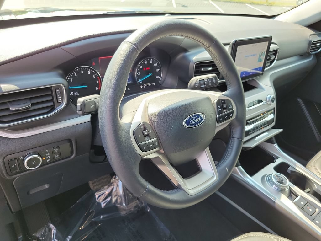 Certified 2024 Ford Explorer XLT w/ Equipment Group 202A AWD/4WD image 10