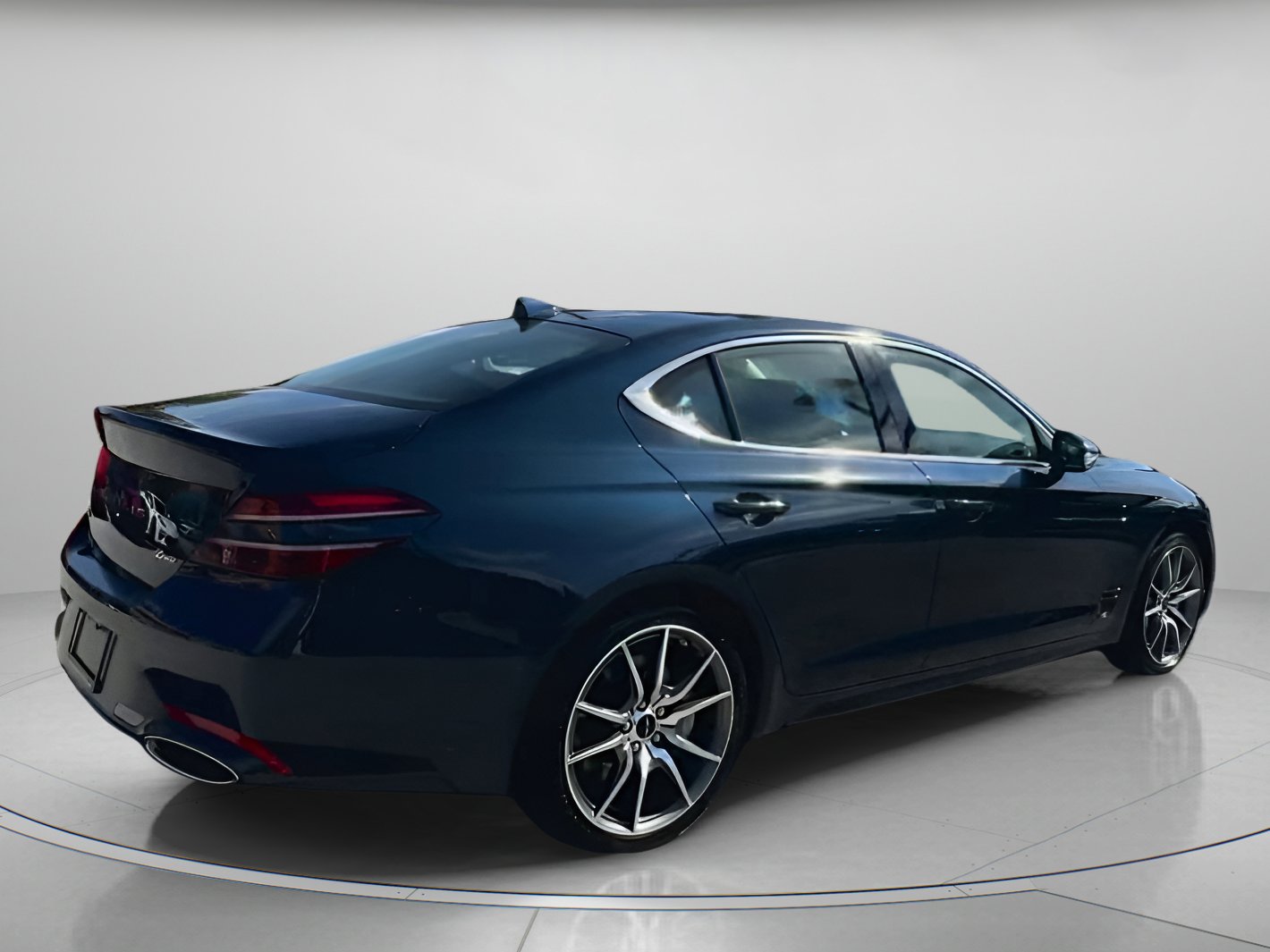 Used 2025 Genesis G70 2.5T image 28