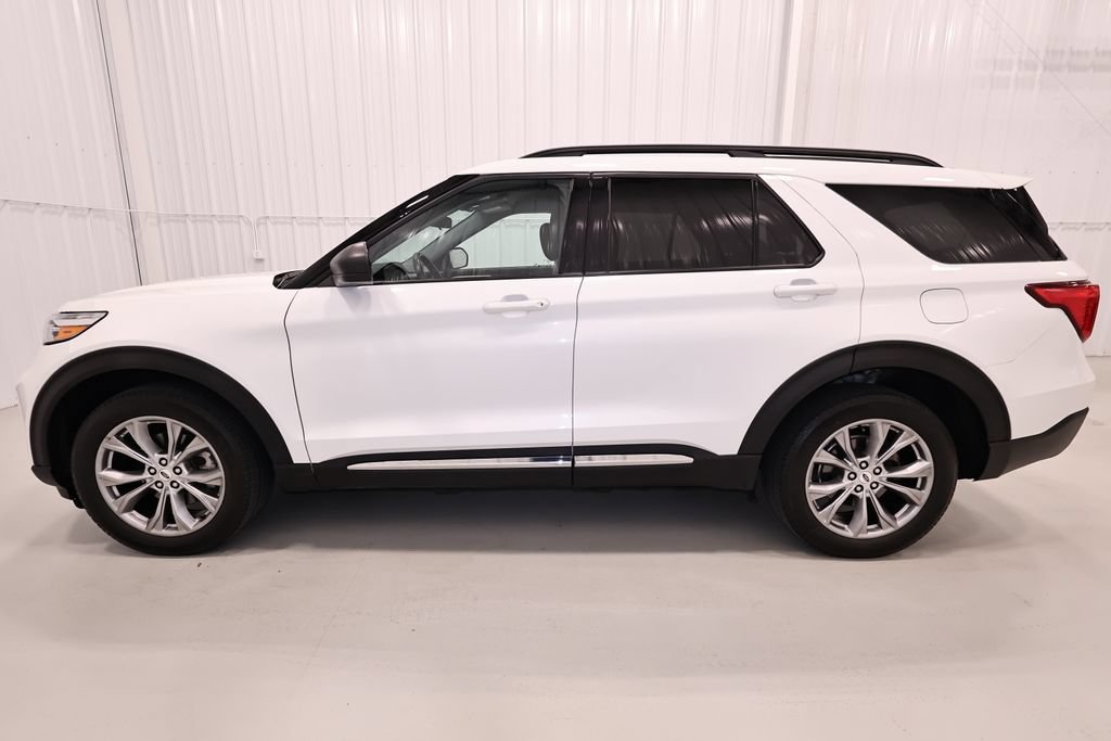 Certified 2023 Ford Explorer XLT w/ Equipment Group 202A AWD/4WD image 7