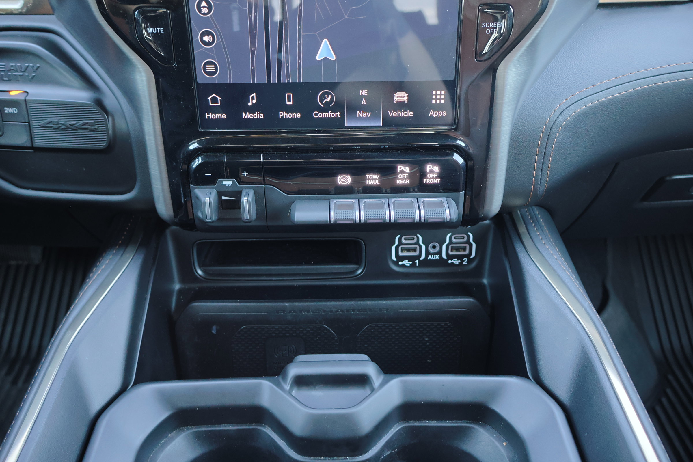 Used 2024 RAM 2500 Limited w/ Towing Technology Group image 19