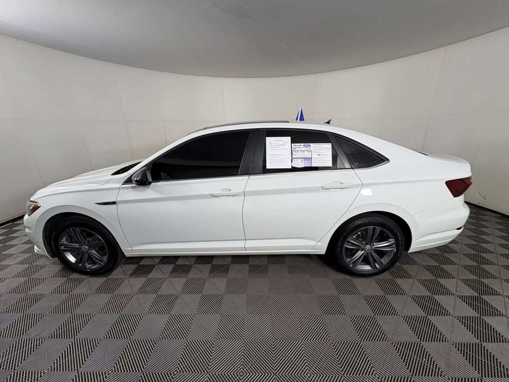 Used 2019 Volkswagen Jetta R-Line w/ R-Line Cold Weather Package image 2