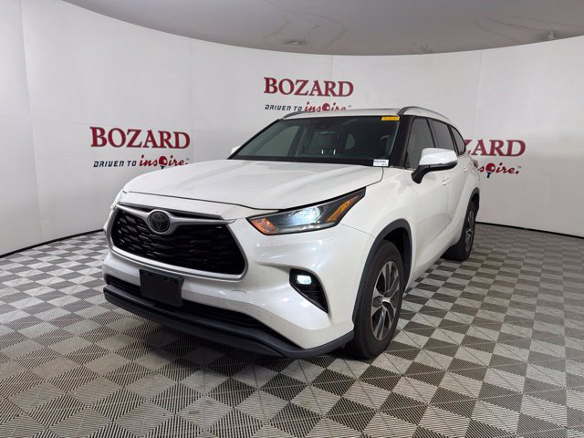 Used 2021 Toyota Highlander XLE FWD image 4