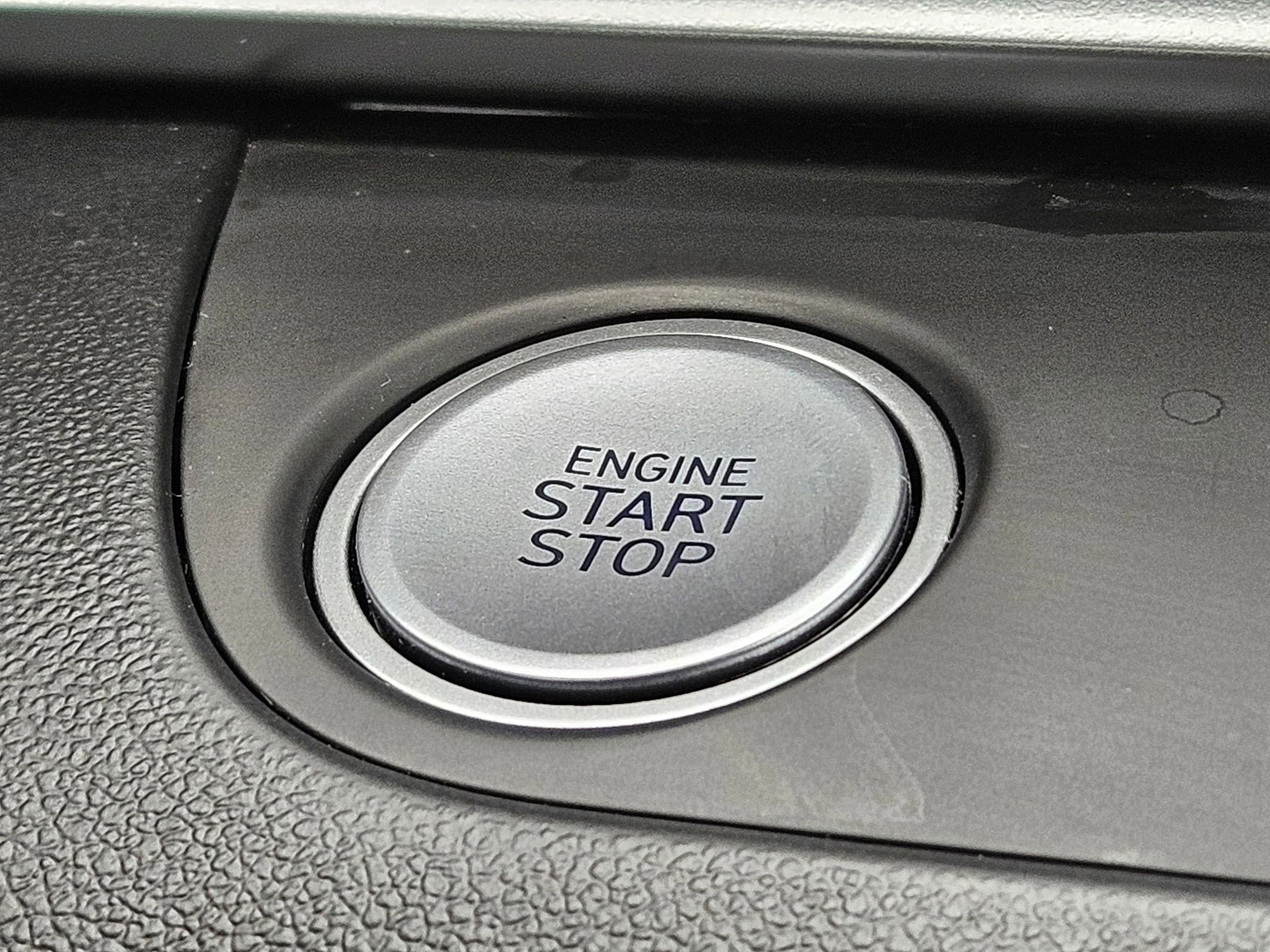 Used 2025 Hyundai Elantra SEL FWD image 23