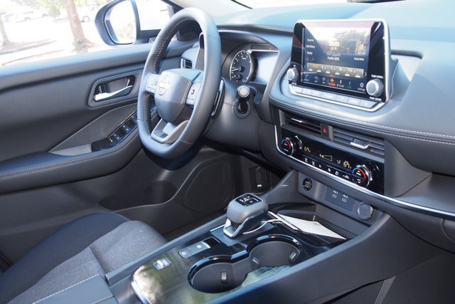 Used 2026 Nissan Rogue SV FWD image 10