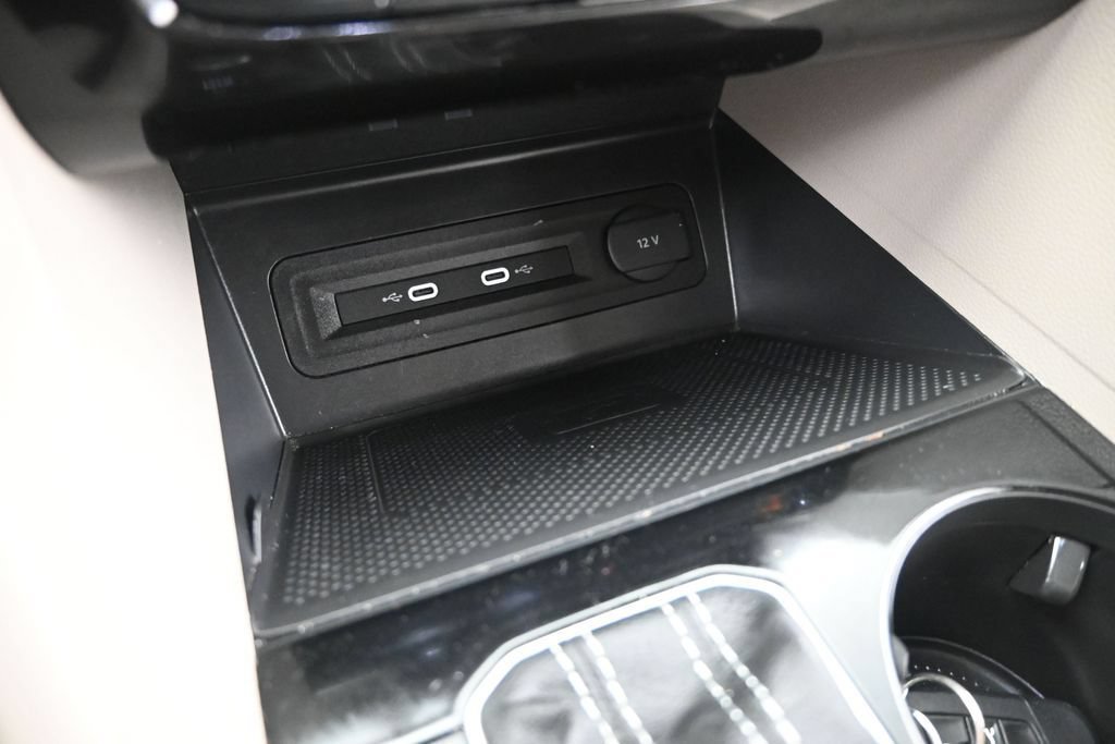 Used 2022 Volkswagen Atlas SE FWD image 17