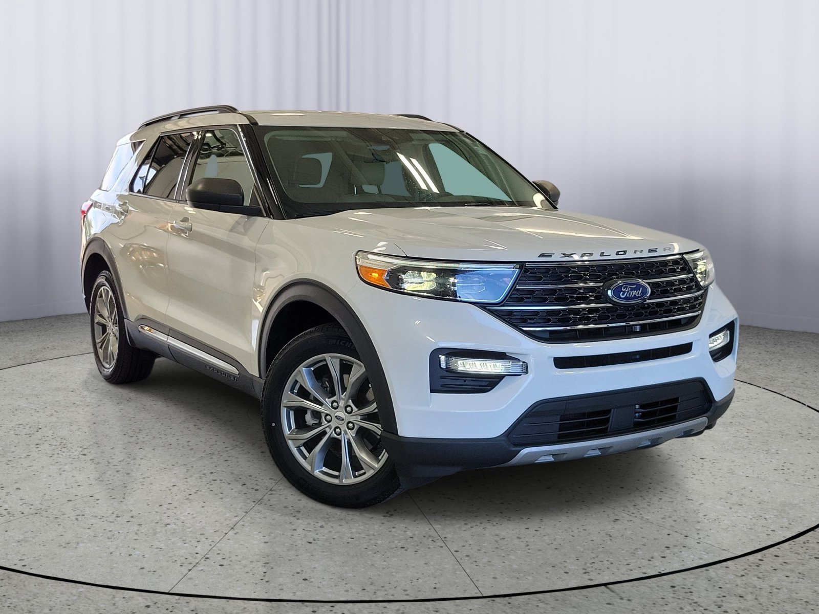 Certified 2022 Ford Explorer XLT w/ Equipment Group 202A AWD/4WD 360° Tour