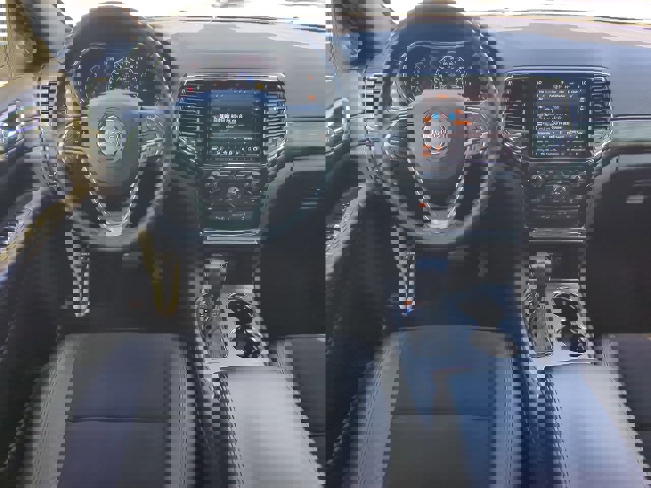 Used 2021 Jeep Grand Cherokee Laredo X image 14