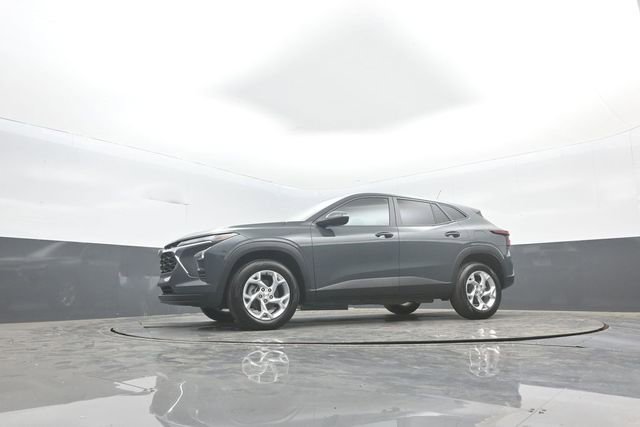 Used 2025 Chevrolet Trax LS w/ LS Convenience Package image 25