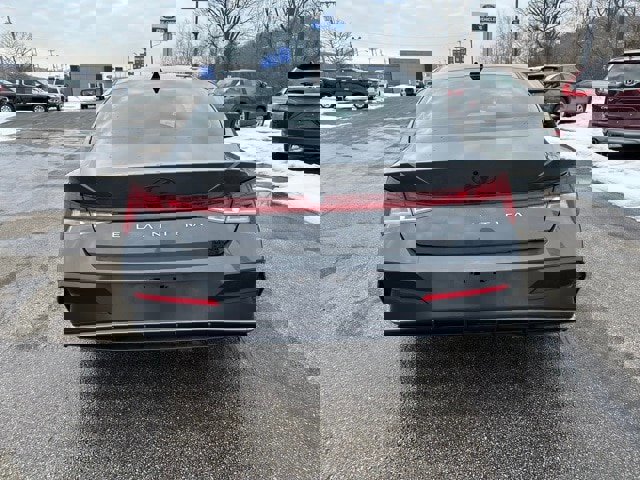 Used 2024 Hyundai Elantra SEL w/ Convenience Package image 3