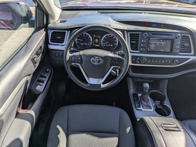 Used 2017 Toyota Highlander LE image 16