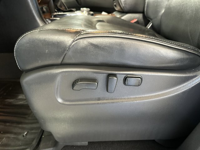 Used 2018 INFINITI QX80 4WD w/ All Season Package image 18