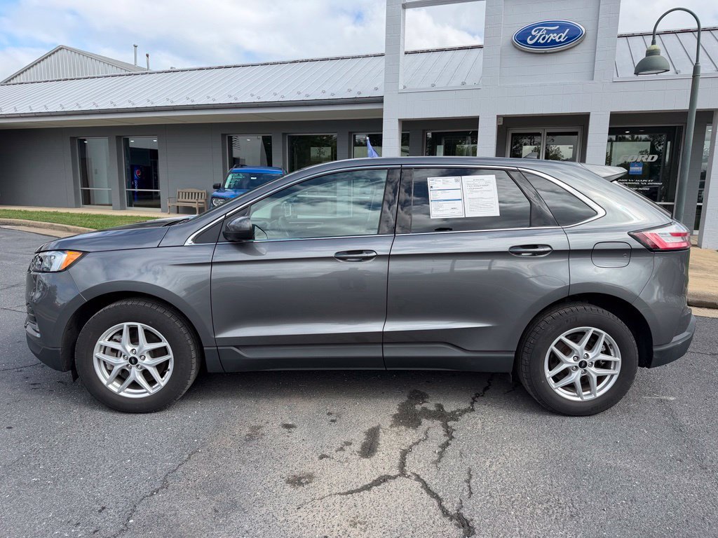 Certified 2024 Ford Edge SEL w/ Convenience Package AWD/4WD image 2