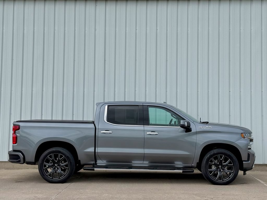 Used 2021 Chevrolet Silverado 1500 High Country w/ Technology Package AWD/4WD image 7