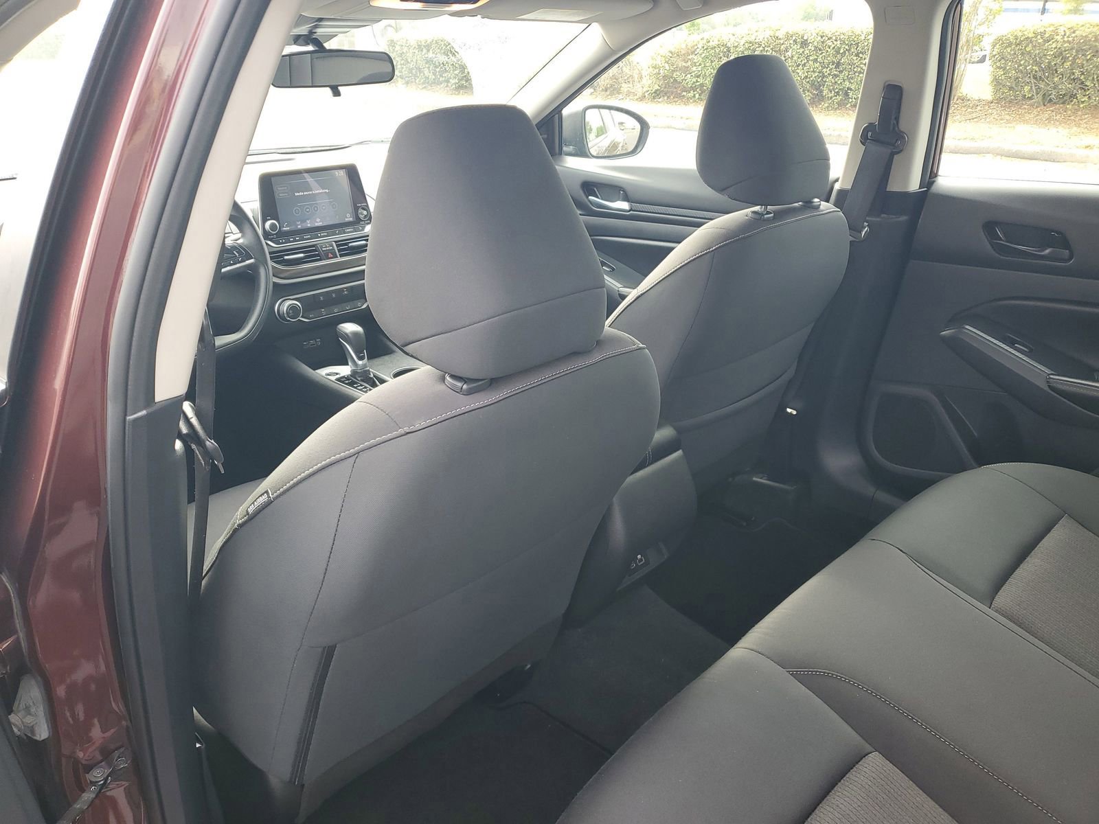 Used 2025 Nissan Altima 2.5 SV image 9