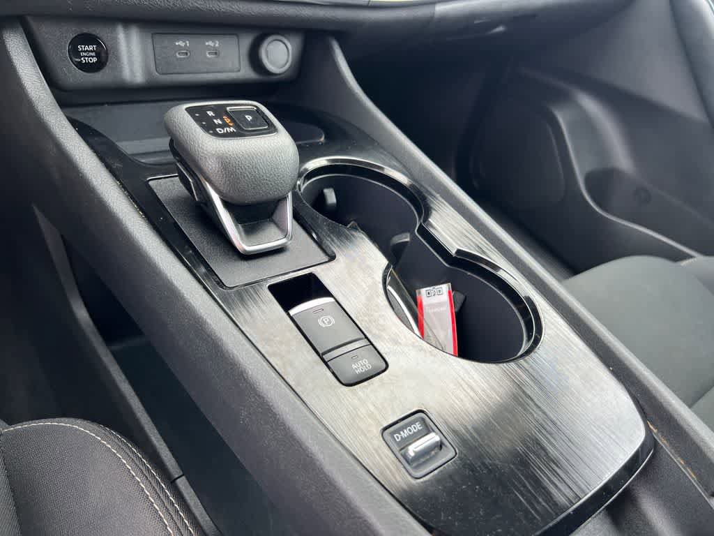 Used 2024 Nissan Rogue S FWD image 31