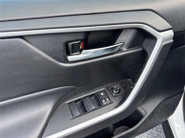 Used 2020 Toyota RAV4 XLE FWD image 24