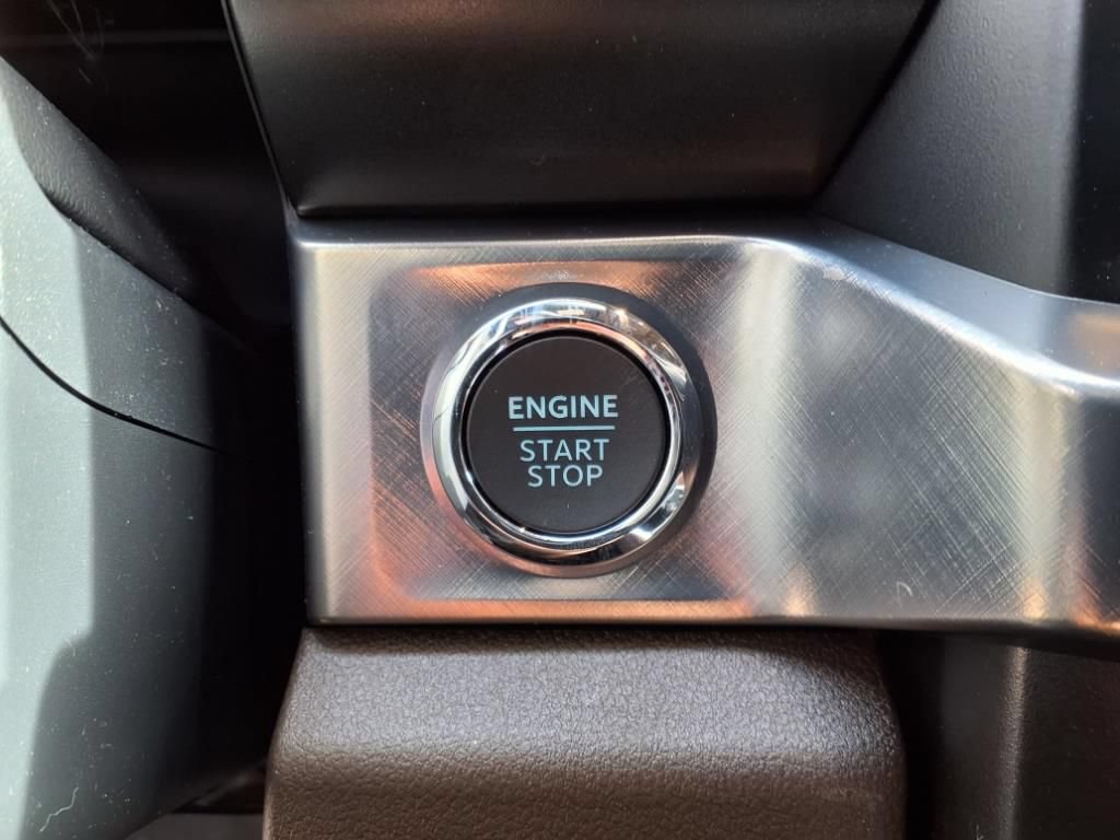 Certified 2025 Ford F350 King Ranch AWD/4WD image 24