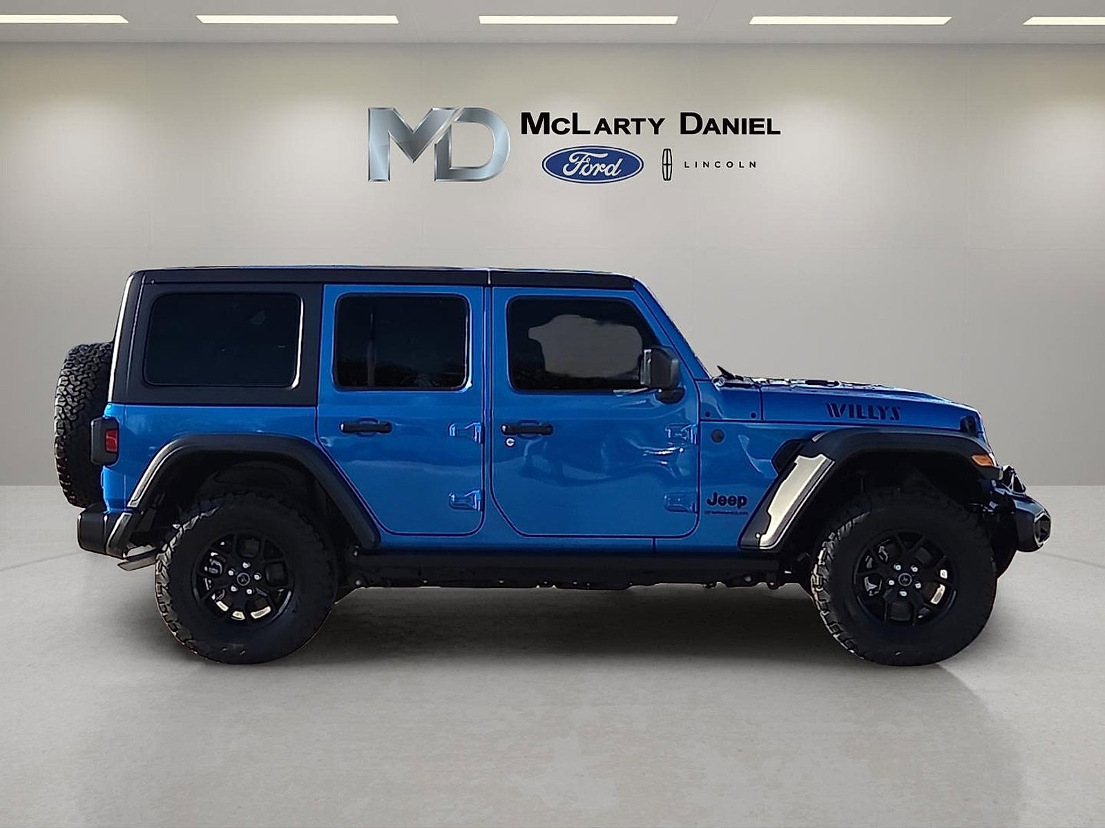 Used 2024 Jeep Wrangler Willys image 6