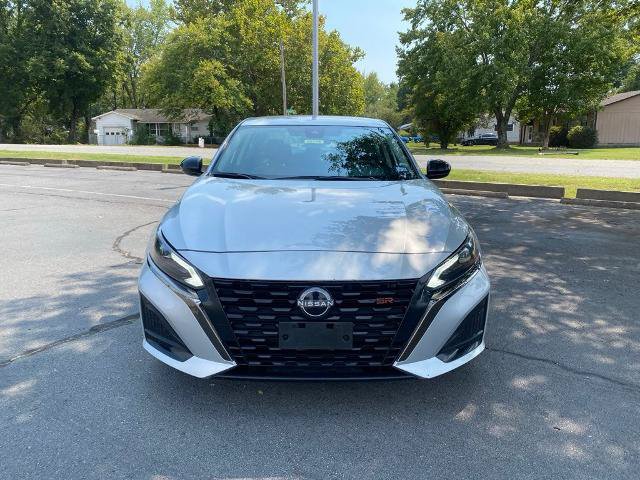 Used 2024 Nissan Altima 2.5 SR FWD image 2