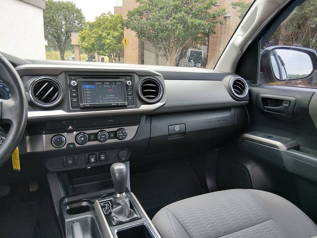 Used 2019 Toyota Tacoma SR5 AWD/4WD image 12