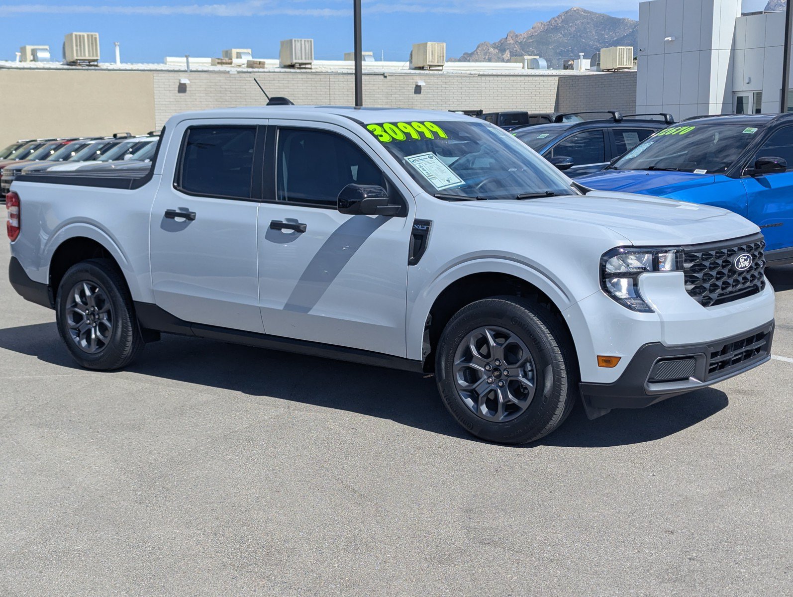 Certified 2022 Ford Maverick XL FWD image 1