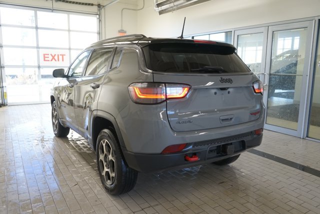 Used 2022 Jeep Compass Trailhawk w/ Trailhawk Elite Group AWD/4WD image 13