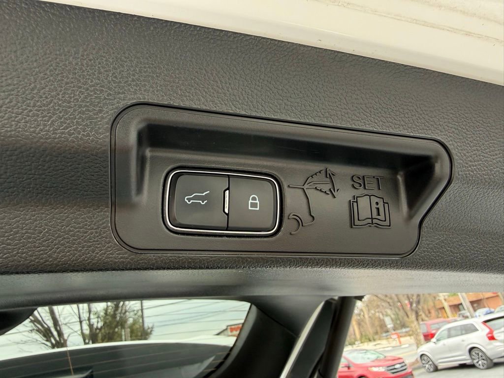 Certified 2023 Ford Explorer ST-Line w/ Class IV Trailer Tow Package image 33