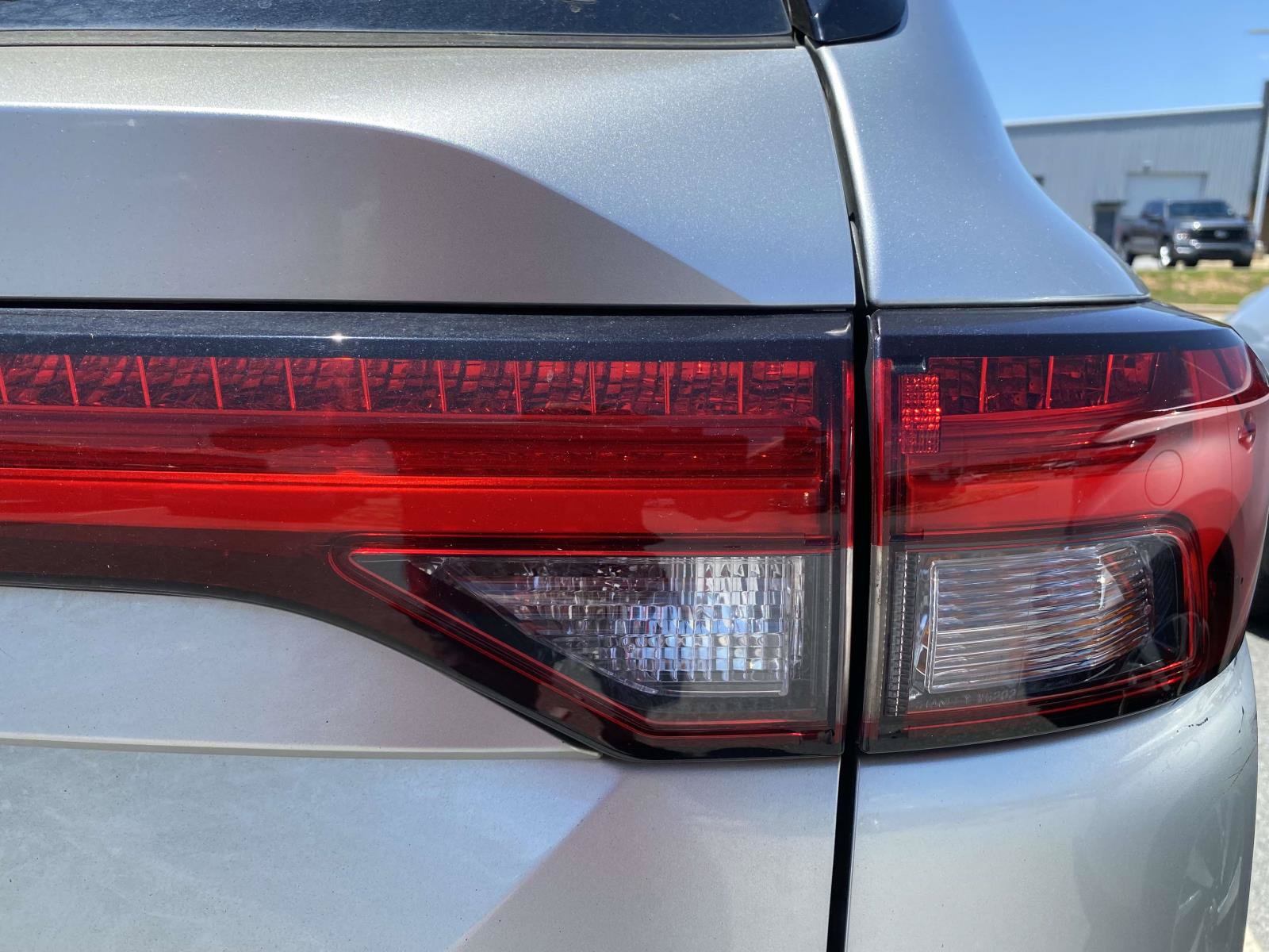 Used 2022 Mitsubishi Outlander SE AWD/4WD image 10