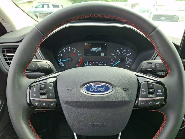 Certified 2022 Ford Escape SEL w/ SEL Stealth AWD Package image 21
