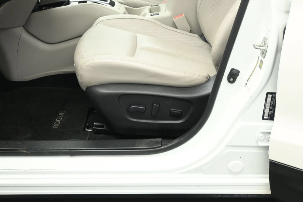 Used 2020 Nissan Rogue Sport SL w/ Premium Package FWD image 11