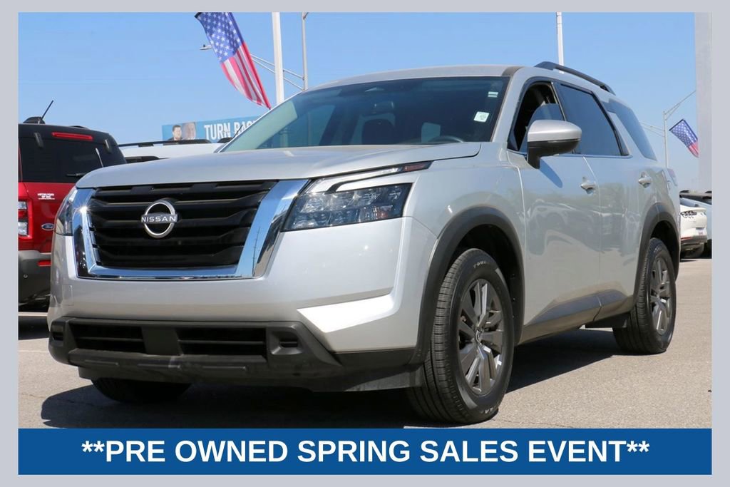 Used 2025 Nissan Pathfinder SV image 1