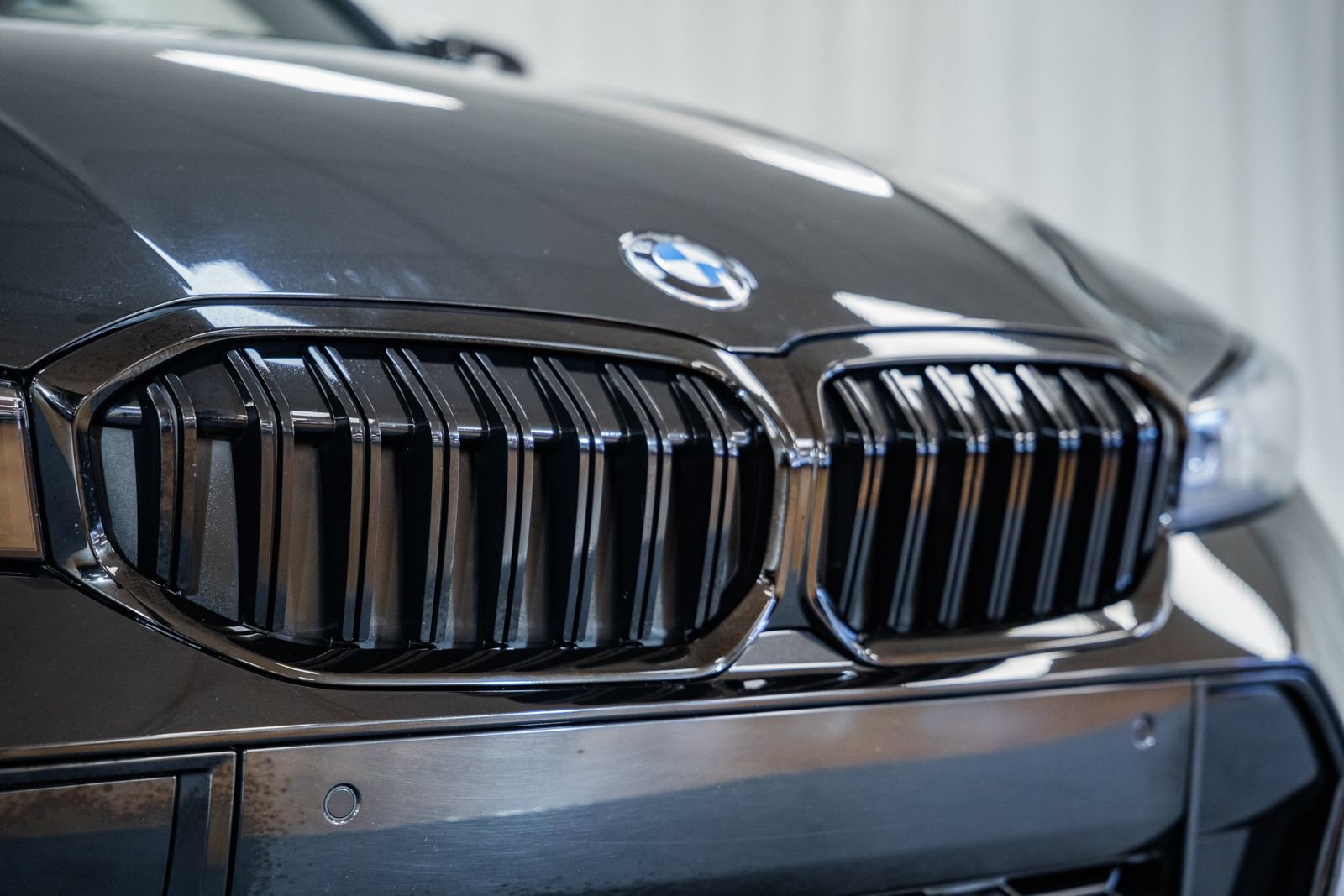 Used 2023 BMW 330i xDrive Sedan w/ M Sport Package image 7