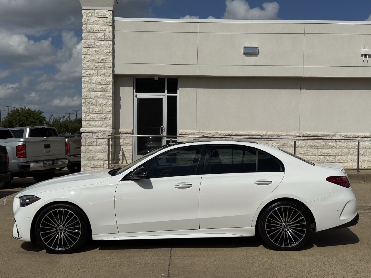 Used 2024 Mercedes-Benz C 300 Sedan image 3