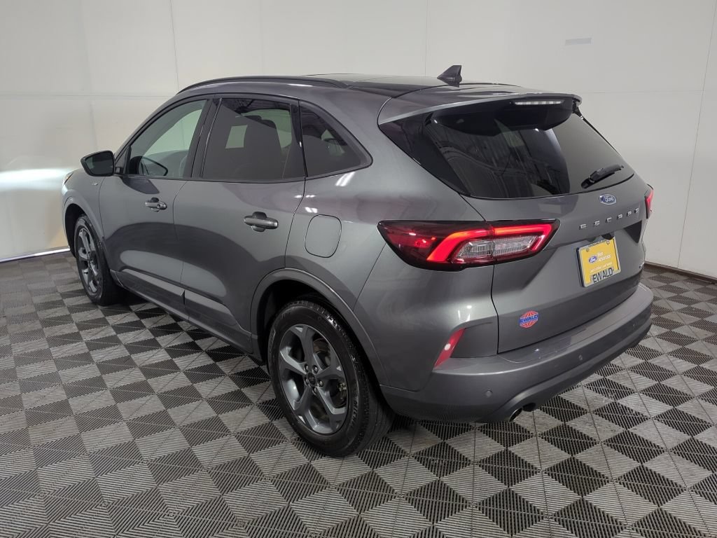 Certified 2023 Ford Escape ST-Line w/ Tech Pack #1 AWD/4WD image 7