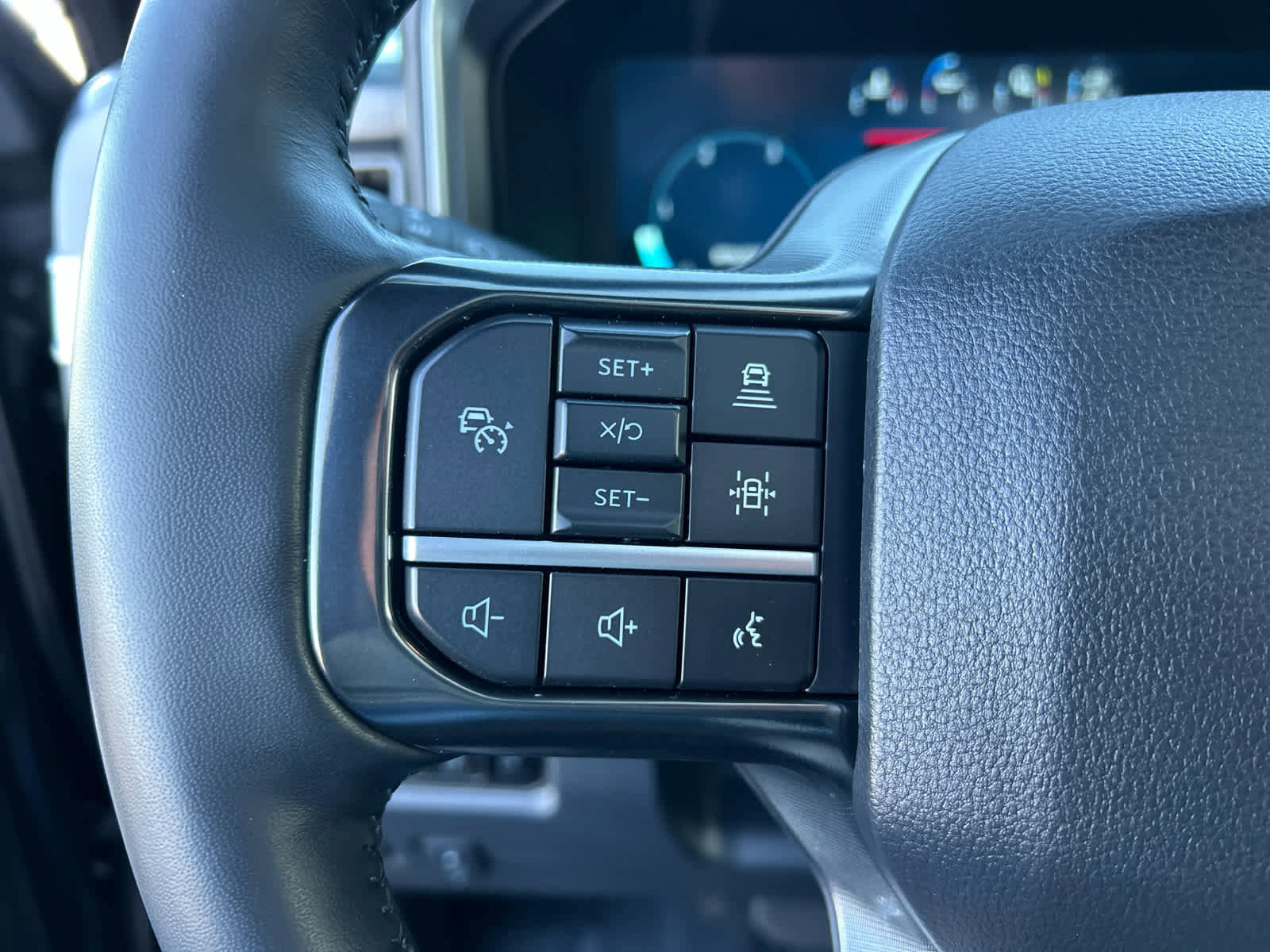 Certified 2025 Ford F350 Platinum image 33