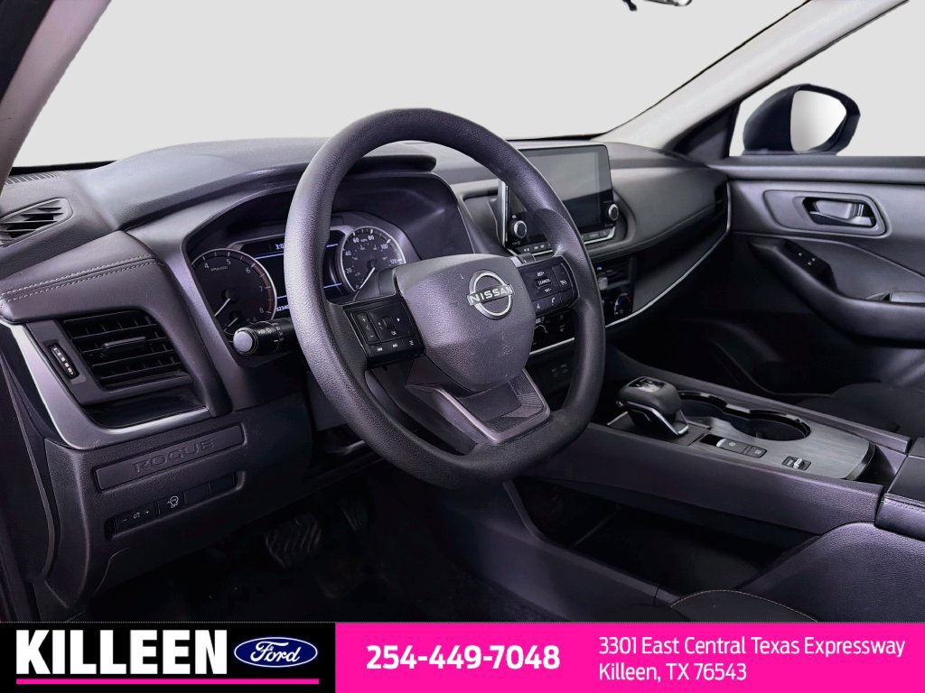 Used 2025 Nissan Rogue S FWD image 11