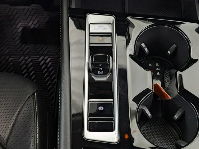 Used 2024 Volkswagen Atlas SEL AWD/4WD image 30