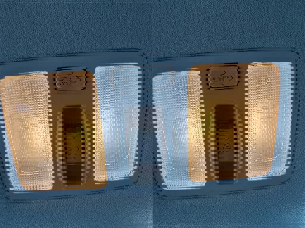 Used 2023 Hyundai Venue SEL image 30