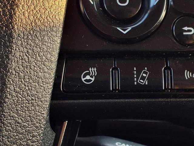 Used 2019 Toyota Prius XLE image 4