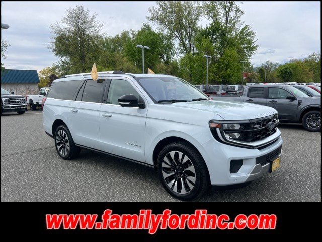 Certified 2025 Ford Expedition Max Platinum w/ Driver's Package AWD/4WD image 1