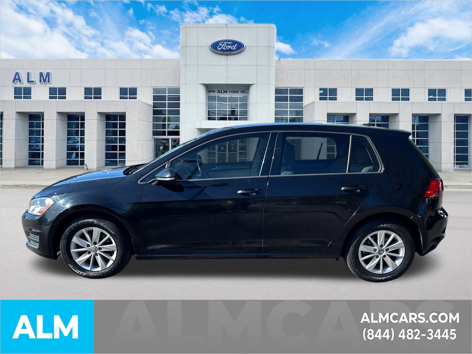 Used 2017 Volkswagen Golf SE image 9