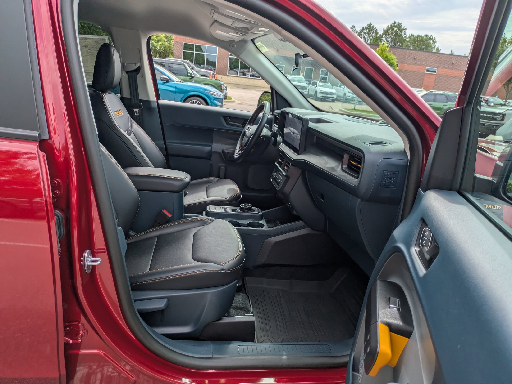 Certified 2025 Ford Maverick Tremor AWD/4WD image 40