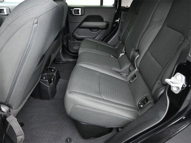 Used 2021 Jeep Gladiator Overland w/ Cold Weather Group image 21