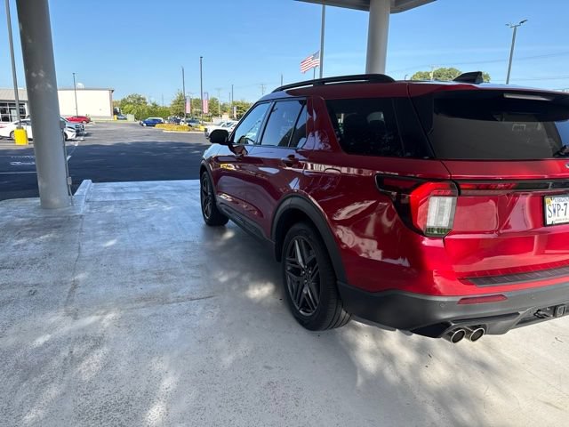 Certified 2025 Ford Explorer ST AWD/4WD image 6