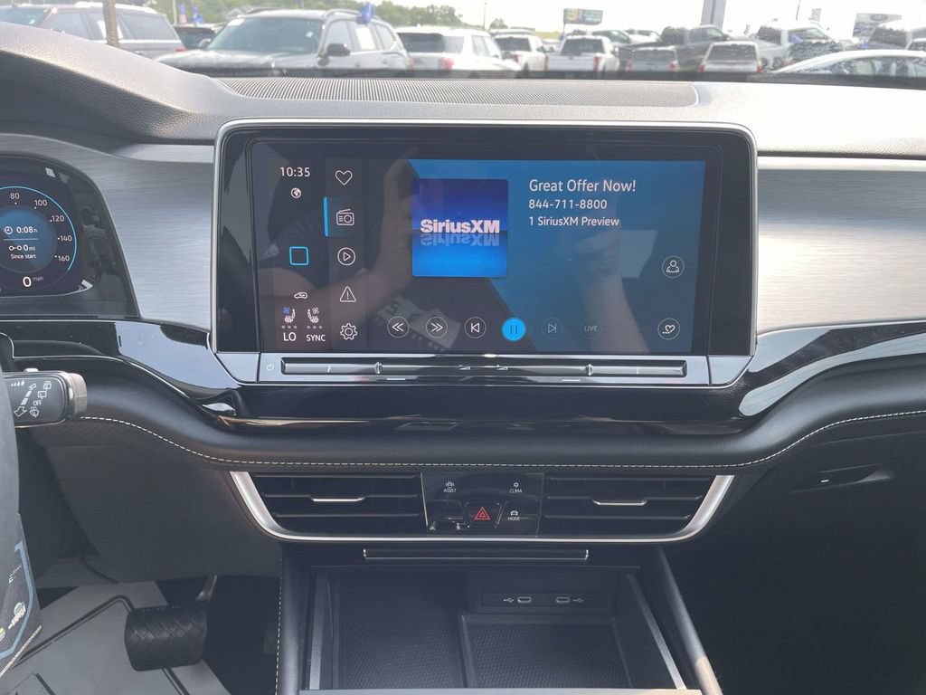 Used 2024 Volkswagen Atlas Cross Sport SE FWD image 21