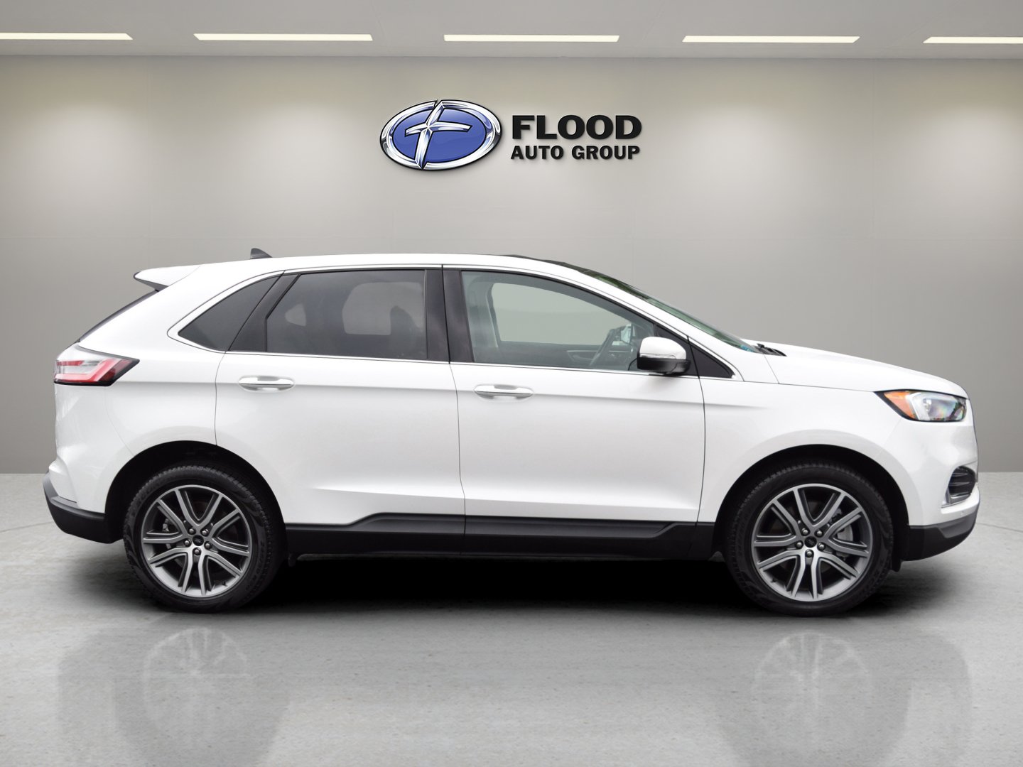 Certified 2024 Ford Edge Titanium AWD/4WD image 3